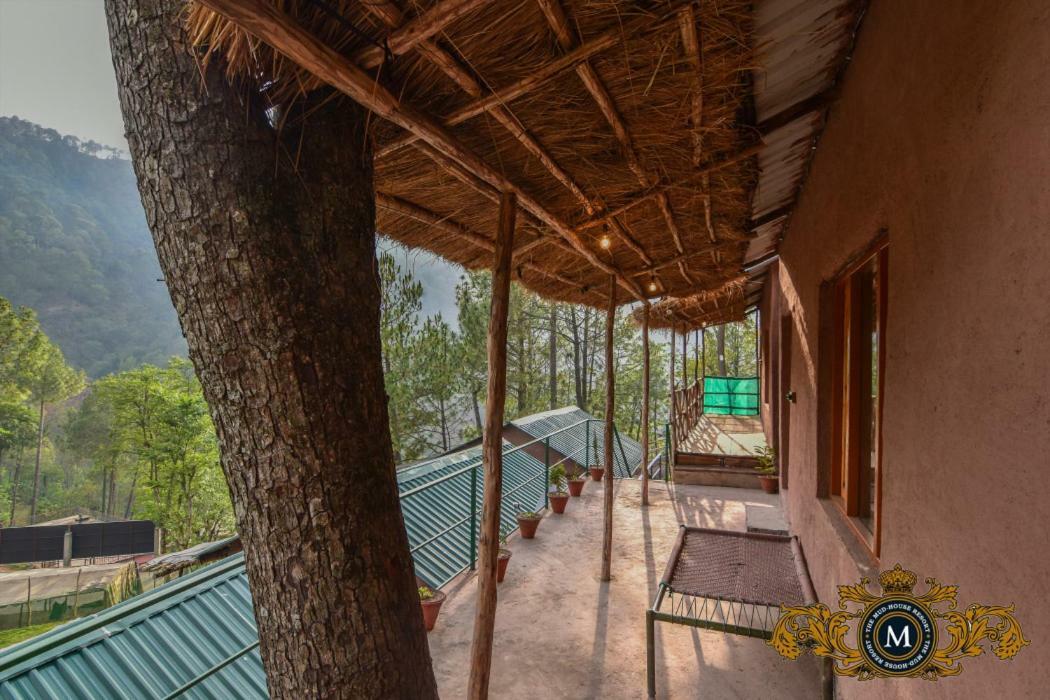 The Mud House Resort Kasauli Buitenkant foto
