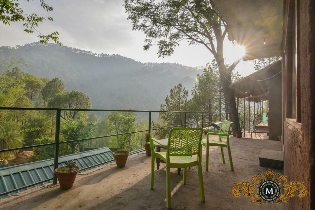 The Mud House Resort Kasauli Buitenkant foto